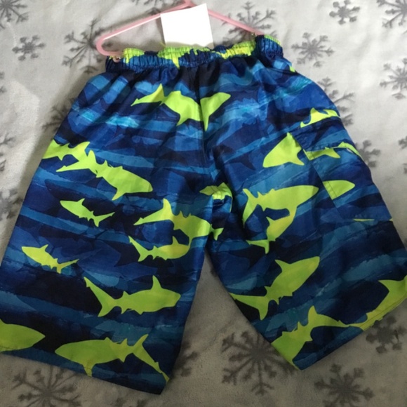 Boys swim trunks medium 10-12 - Picture 2 of 4
